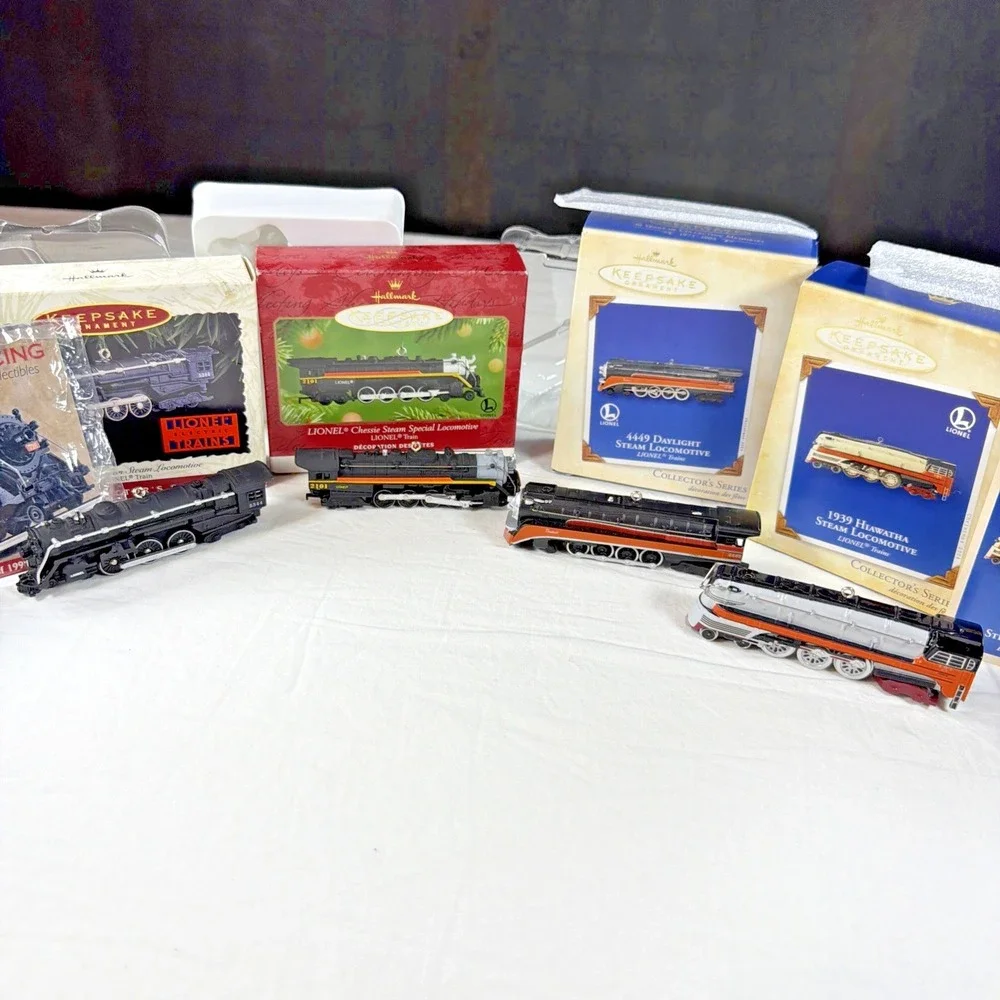 Lionel Locomotive * Vintage Lot Of 4 * Hallmark Keepsake *‎ Metal * Wheels Move
